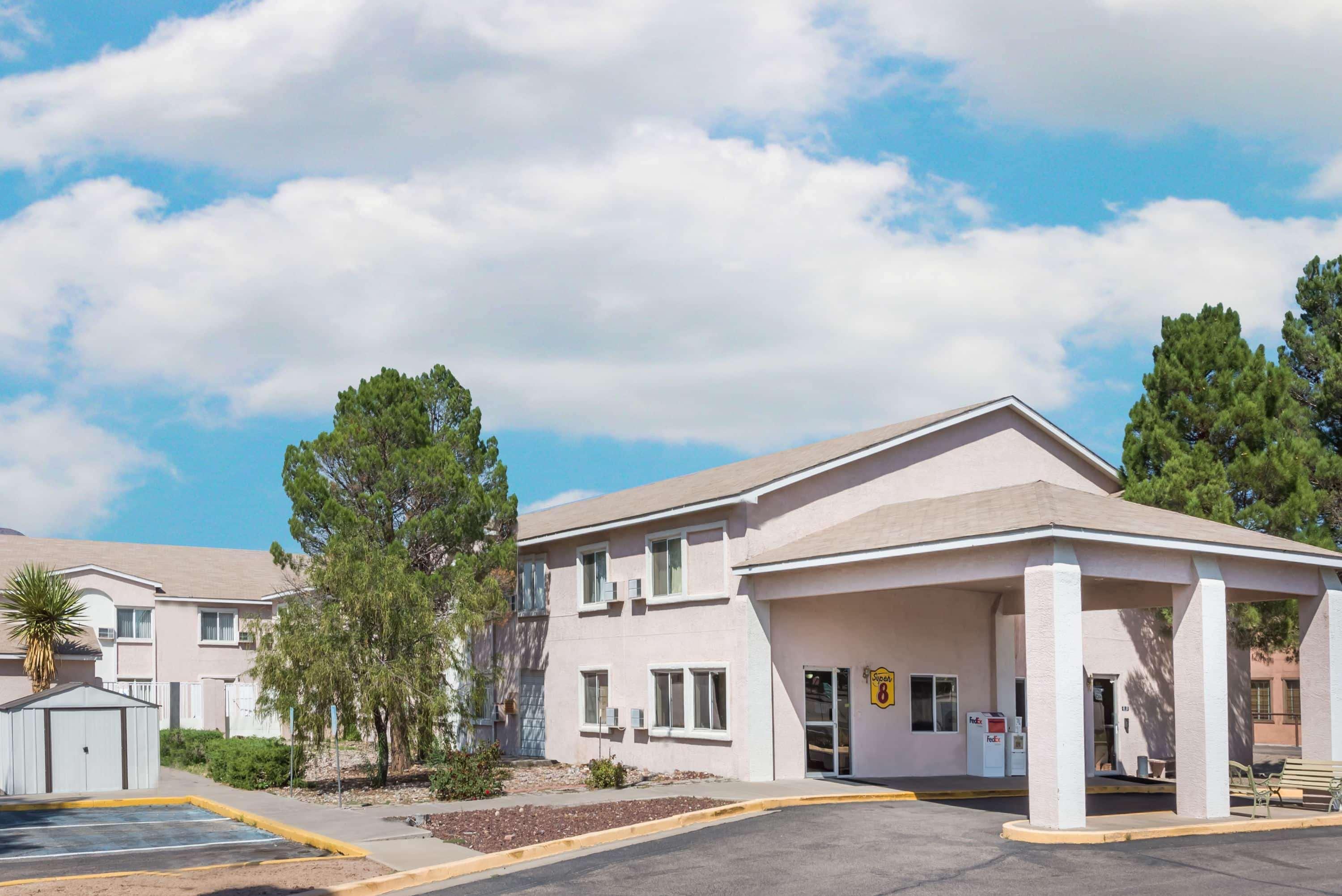 Super 8 By Wyndham Socorro Motel Exterior photo